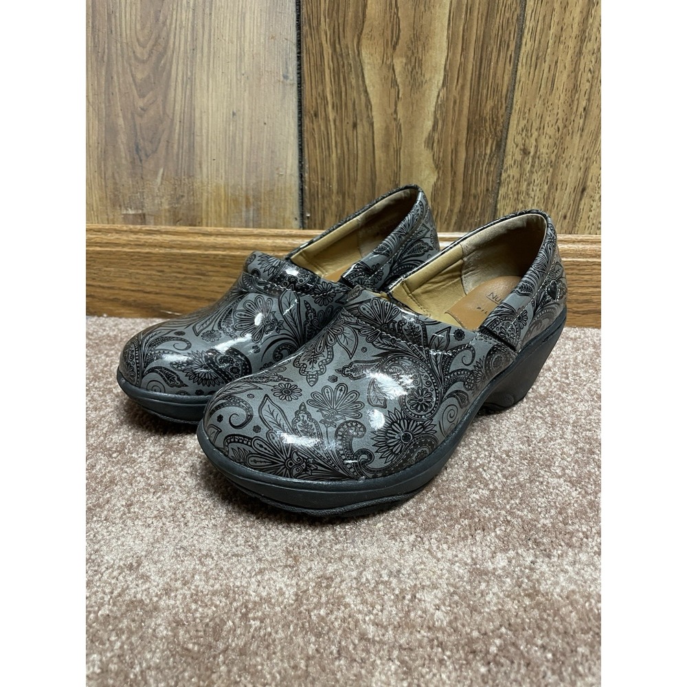 Nurse Mates Pillow Top Bryar Slip On Clogs Paisley Non Slip Women's Size 6.5 M‎